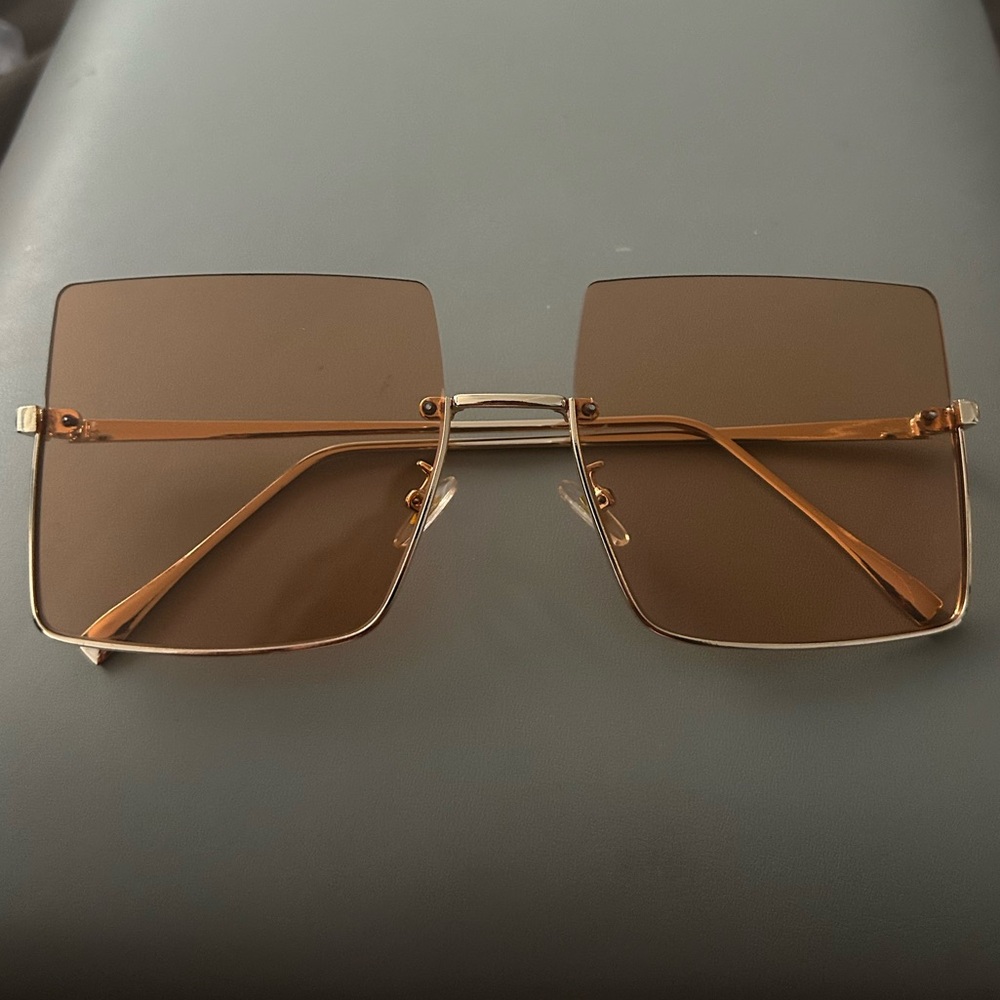 Square Rimless Sunglasses in Peach and Gold